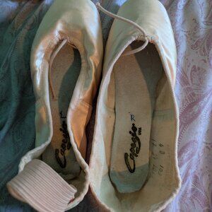 Capizio pointe shoes